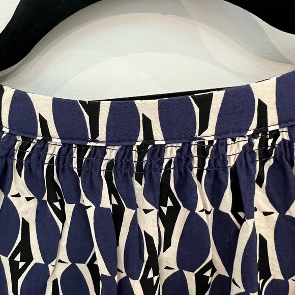 NWOT Yerse long sleeve blouse with gathered neck & sleeves. - Picture 9 of 10